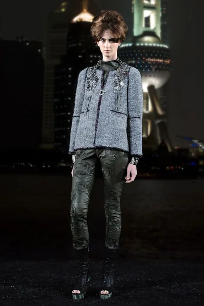 Look 24
